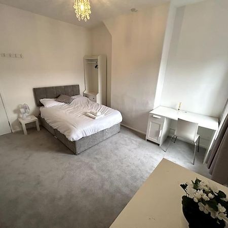 Perfect Home From Home In Stoke On Trent Etruria Exterior photo